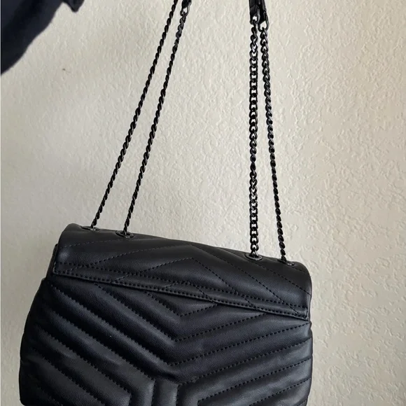 Yves Saint Laurent Black Chevron Shoulder Bag - Picture 2 of 4